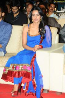 Priya Anand feet photo thumbnail