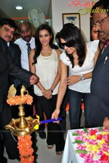 Priya Anand feet photo thumbnail