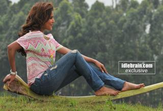 Priya Anand feet photo thumbnail