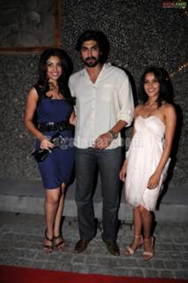 Priya Anand feet photo thumbnail