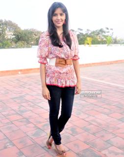 Priya Anand feet photo thumbnail