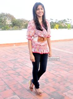 Priya Anand feet photo thumbnail