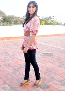 Priya Anand feet photo thumbnail