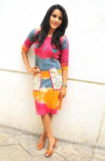 Priya Anand feet photo thumbnail