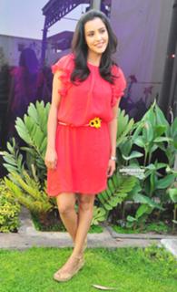 Priya Anand feet photo thumbnail