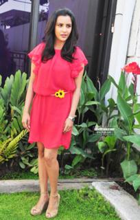 Priya Anand feet photo thumbnail