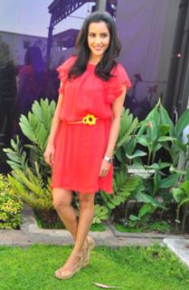 Priya Anand feet photo thumbnail