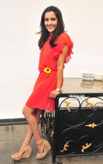 Priya Anand feet photo thumbnail