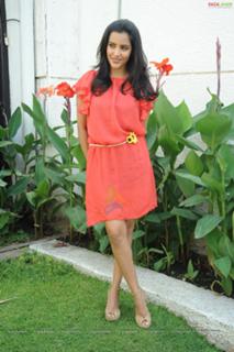 Priya Anand feet photo thumbnail