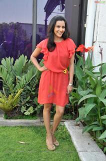 Priya Anand feet photo thumbnail