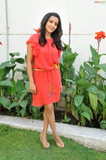 Priya Anand feet photo thumbnail