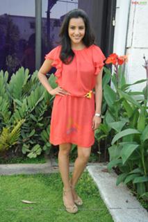 Priya Anand feet photo thumbnail