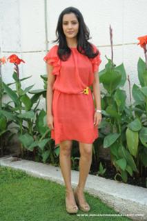 Priya Anand feet photo thumbnail