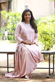 Priya Anand feet photo thumbnail