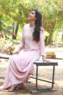 Priya Anand feet photo thumbnail