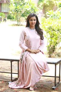 Priya Anand feet photo thumbnail