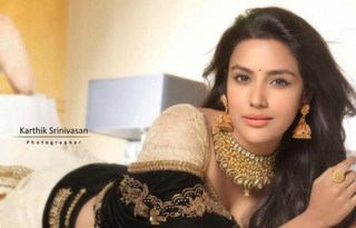 Priya Anand feet photo thumbnail