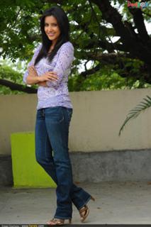 Priya Anand feet photo thumbnail