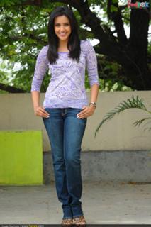 Priya Anand feet photo thumbnail