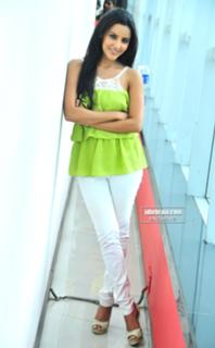 Priya Anand feet photo thumbnail