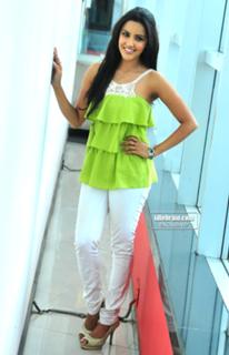 Priya Anand feet photo thumbnail