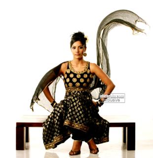 Priya Anand feet photo thumbnail