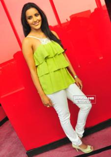 Priya Anand feet photo thumbnail