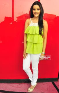 Priya Anand feet photo thumbnail