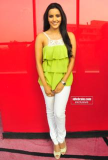 Priya Anand feet photo thumbnail