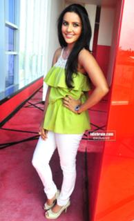 Priya Anand feet photo thumbnail