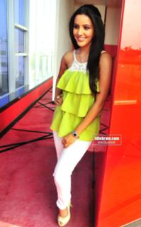 Priya Anand feet photo thumbnail