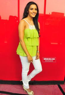 Priya Anand feet photo thumbnail