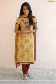 Priya Anand feet photo thumbnail