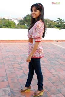 Priya Anand feet photo thumbnail