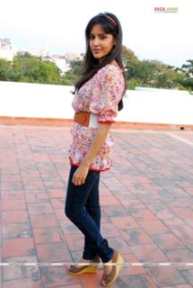 Priya Anand feet photo thumbnail