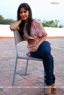 Priya Anand feet photo thumbnail