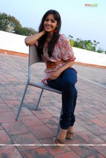 Priya Anand feet photo thumbnail