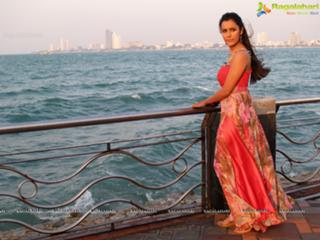 Priya Anand feet photo thumbnail