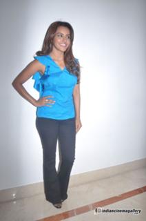 Priya Anand feet photo thumbnail