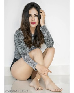 Priya Banerjee feet photo 12