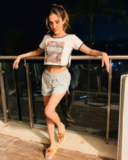 Priya Banerjee feet photo 20