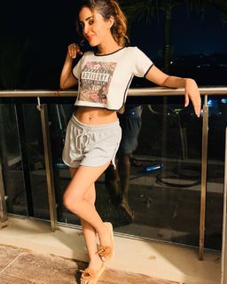 Priya Banerjee feet photo 19