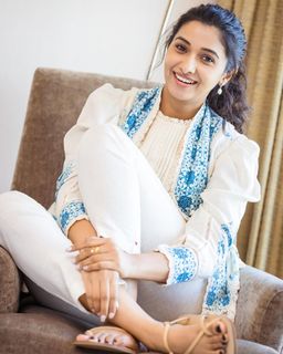 Priya Bhavani Shankar feet photo 16