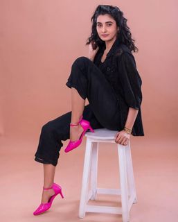 Priya Bhavani Shankar feet photo 11