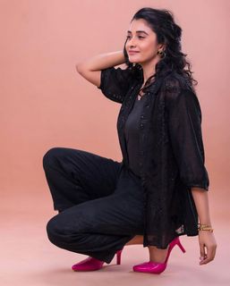 Priya Bhavani Shankar feet photo 9