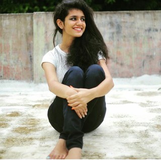 Priya Prakash Varrier feet photo thumbnail