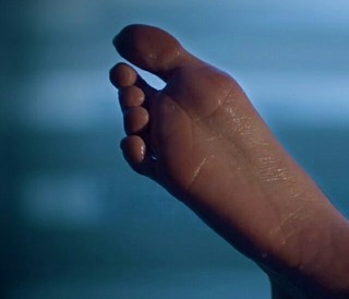 Priya Prakash Varrier feet photo thumbnail