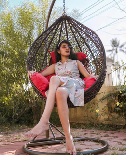 Priya Prakash Varrier feet photo thumbnail