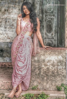 Priya Prakash Varrier feet photo thumbnail