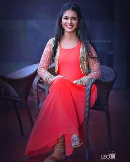 Priya Prakash Varrier feet photo thumbnail